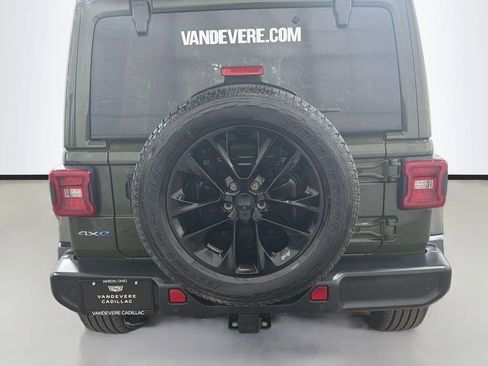 Used 2021 Jeep Wrangler Unlimited Sahara w/ Cold Weather Group AWD/4WD image 9