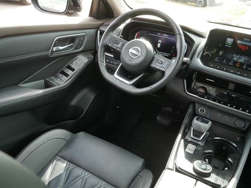 Certified 2023 Nissan Rogue Platinum w/ Platinum Premium Package AWD/4WD image 9