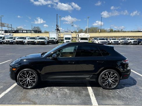 Used 2024 Porsche Macan AWD/4WD image 5