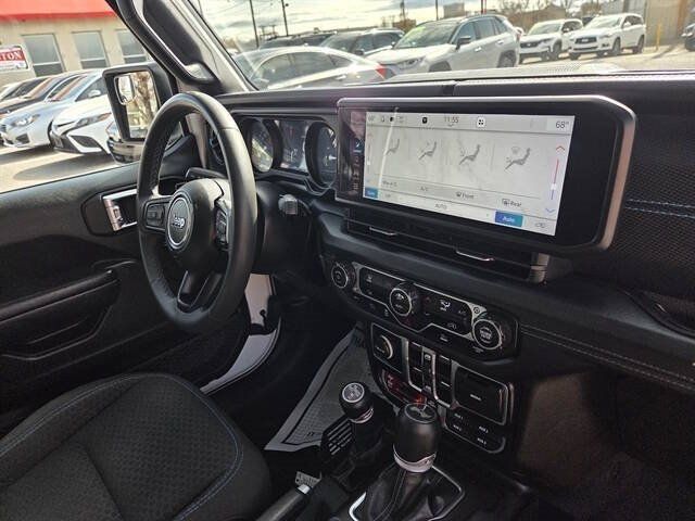 Used 2024 Jeep Wrangler Unlimited Rubicon 4xe AWD/4WD image 7