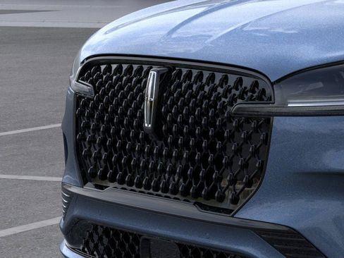 New 2026 Lincoln Aviator AWD image 17