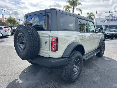 New 2025 Ford Bronco Outer Banks w/ Sasquatch Package image 6