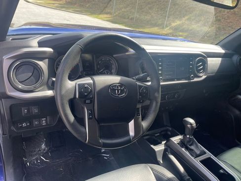 Used 2022 Toyota Tacoma Limited RWD image 11