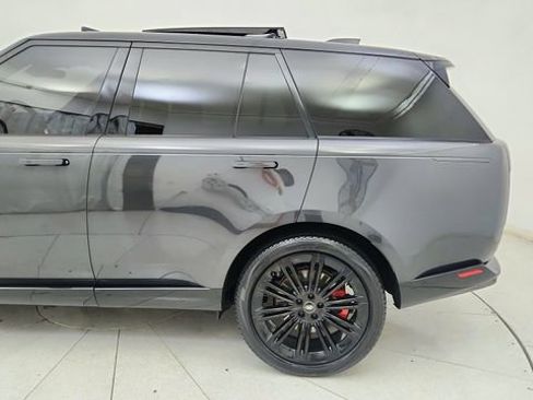 Used 2023 Land Rover Range Rover SE AWD/4WD image 10