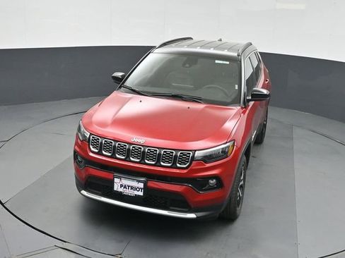 Used 2025 Jeep Compass Limited AWD/4WD image 35