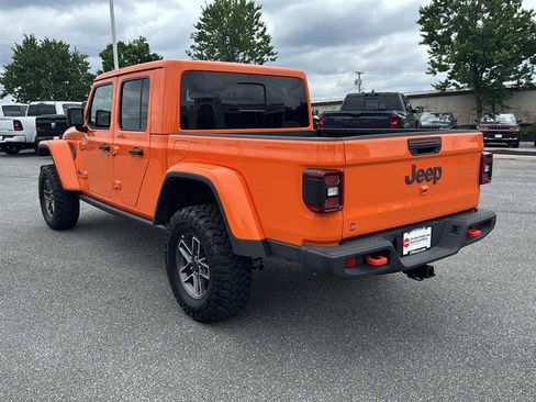 Used 2025 Jeep Gladiator Mojave w/ Safety Group AWD/4WD image 5