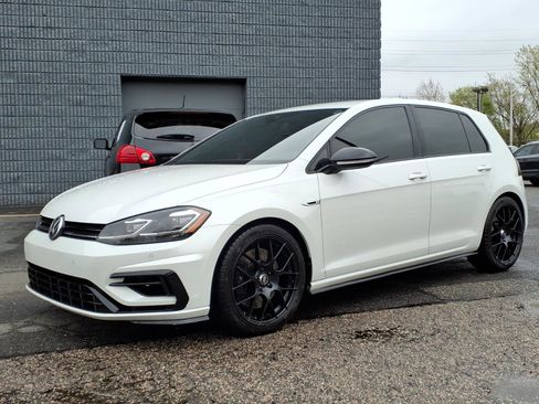 Used 2019 Volkswagen Golf R 4-Door image 3