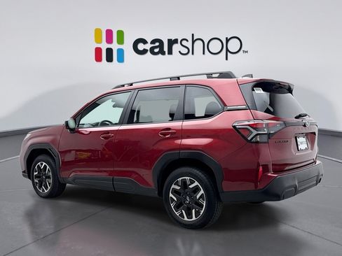 Used 2025 Subaru Forester Premium AWD/4WD image 3