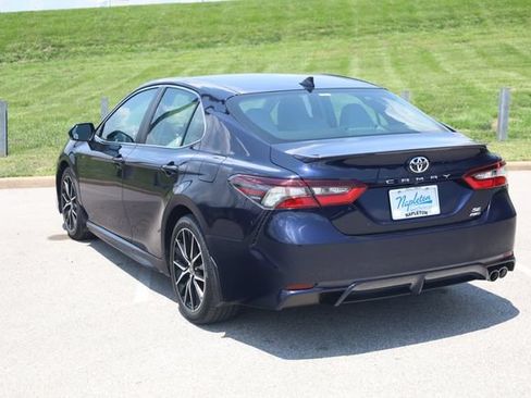 Used 2021 Toyota Camry SE w/ Cold Weather Package AWD/4WD image 7