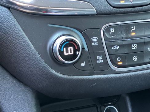 Used 2024 Chevrolet Equinox LT image 29