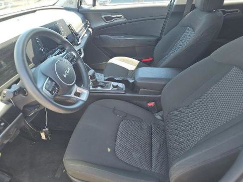 Used 2025 Kia Sportage LX FWD image 23