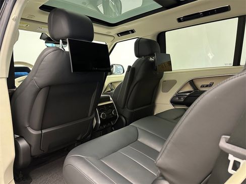 Used 2024 Land Rover Range Rover Long Wheelbase SE image 17