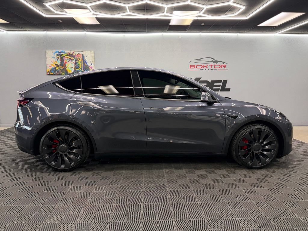 Used 2022 Tesla Model Y Performance AWD/4WD image 17
