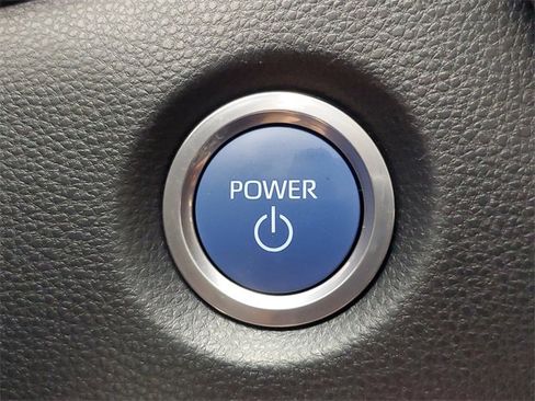 Used 2021 Toyota Corolla LE image 31