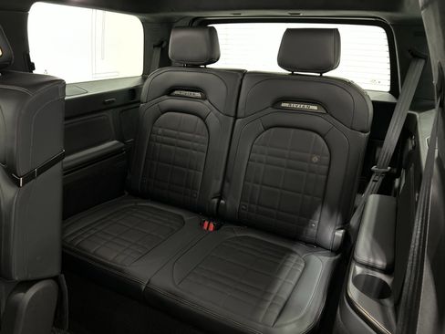 Used 2025 Rivian R1S Premium image 22