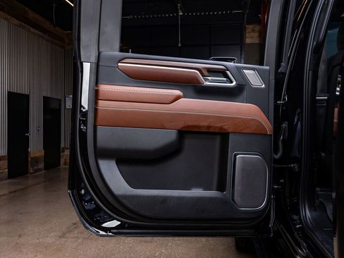 Used 2025 GMC Sierra 2500 Denali Ultimate image 38