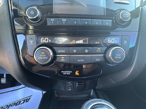 Used 2017 Nissan Rogue Sport SV AWD/4WD image 24