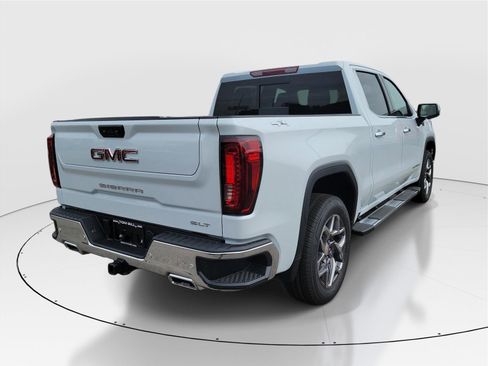 New 2026 GMC Sierra 1500 SLT AWD/4WD image 4