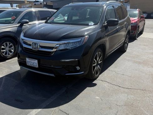 Used 2022 Honda Pilot Touring image 1