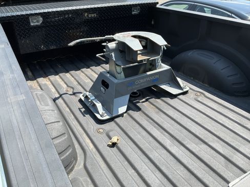 Used 2019 Ford F350 XLT w/ XLT Premium Package AWD/4WD image 8