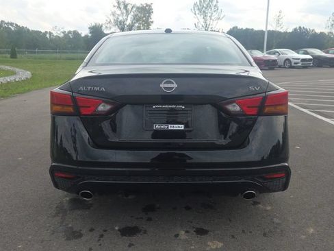 Used 2024 Nissan Altima 2.5 SV w/ SV Premium Package FWD image 9