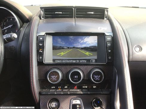 Used 2016 Jaguar F-TYPE R image 9