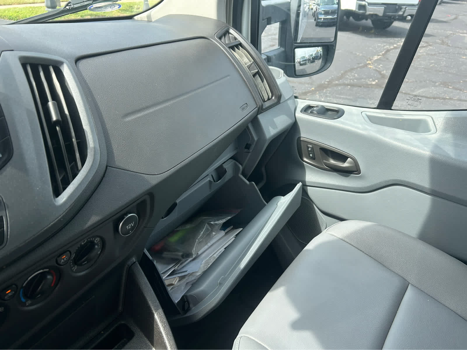 Used 2018 Ford Transit 350 138 DRW w/ Exterior Upgrade Package RWD image 33