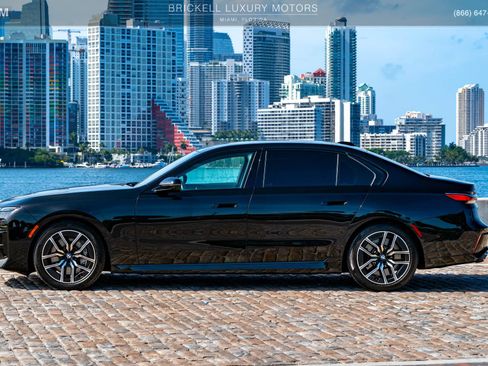 Used 2024 BMW 760i xDrive AWD/4WD image 12