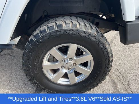 Used 2013 Jeep Wrangler Unlimited Sahara w/ Dual Top Group AWD/4WD image 29