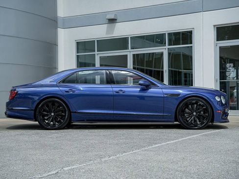 New 2025 Bentley Flying Spur Plug-In Hybrid image 8