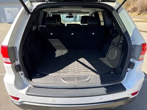 Used 2013 Jeep Grand Cherokee Laredo image 14