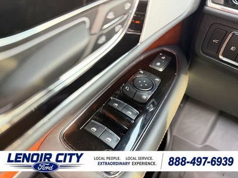 Used 2024 Lincoln Navigator L Black Label AWD/4WD image 18