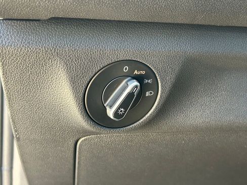 Certified 2024 Volkswagen Jetta SE w/ Panoramic Sunroof Package image 21