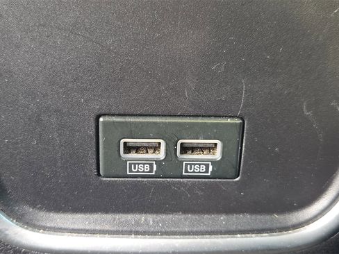 Used 2016 Dodge Charger SE image 22