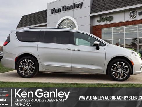 New 2026 Chrysler Pacifica Pinnacle image 1