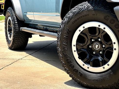 Used 2023 Ford Bronco Badlands w/ Sasquatch Package AWD/4WD image 7