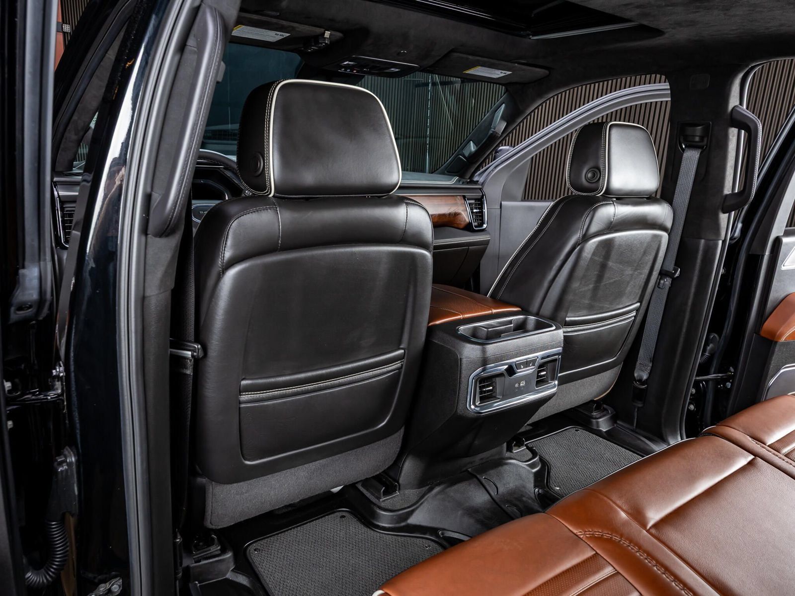 Used 2024 GMC Sierra 3500 Denali Ultimate AWD/4WD image 45