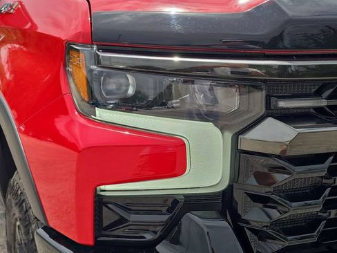 Used 2022 Chevrolet Silverado 1500 ZR2 w/ Technology Package AWD/4WD image 7