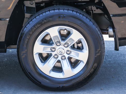 Used 2024 RAM 1500 Laramie AWD/4WD image 13