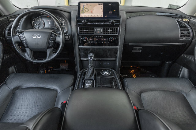 Used 2023 INFINITI QX80 Luxe w/ Cargo Package RWD image 6