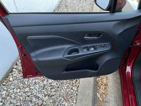 Used 2025 Nissan Versa SV image 13