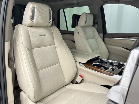 Used 2026 Cadillac Escalade Platinum Sport w/ LPO, ONYX Package AWD/4WD image 19