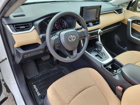 Used 2020 Toyota RAV4 XLE image 25