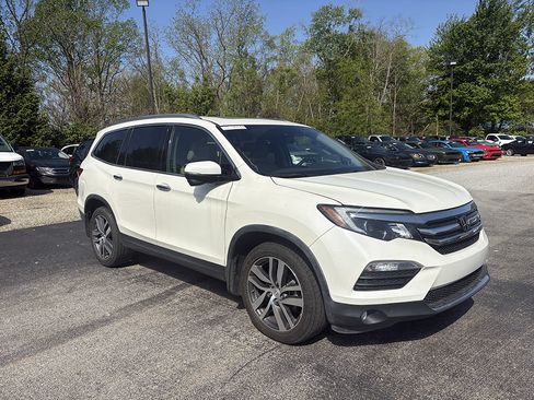 Used 2017 Honda Pilot Touring image 4