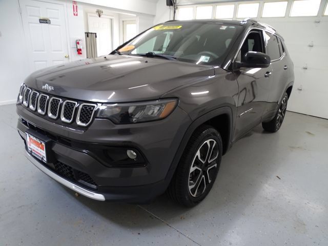 Certified 2023 Jeep Compass Limited w/ Sun and Sound Group AWD/4WD image 18