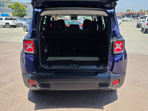 Used 2018 Jeep Renegade Sport w/ Power & Air Group image 20