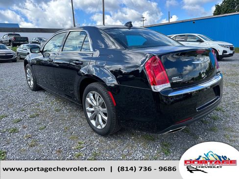 Used 2022 Chrysler 300 Touring image 3