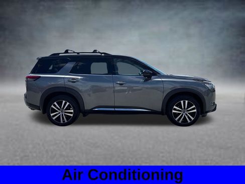 Used 2025 Nissan Pathfinder Platinum w/ Cargo Package AWD/4WD image 5