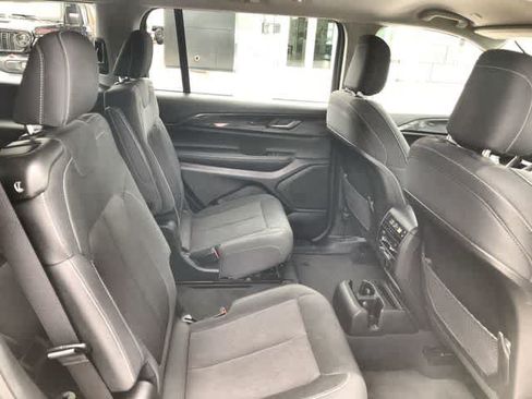 Used 2023 Jeep Grand Cherokee L Laredo w/ Luxury Tech Group I AWD/4WD image 17