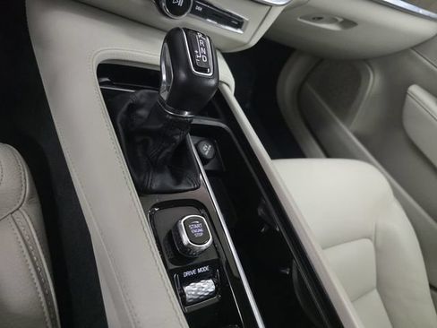 Used 2020 Volvo V90 T6 Cross Country AWD/4WD image 33